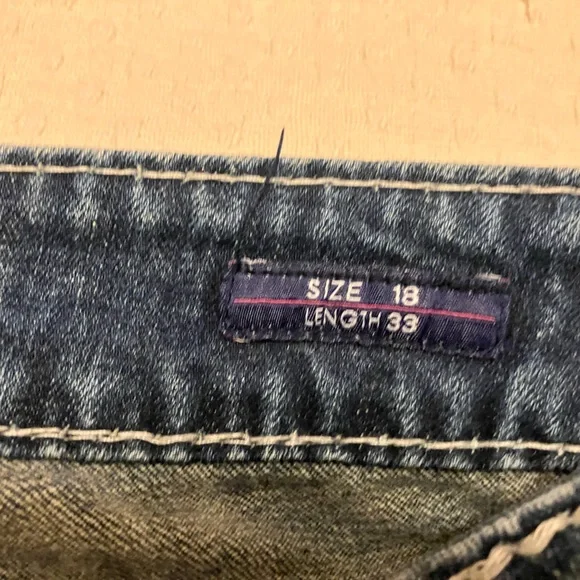 Vigoss Women’s Size 18  Bootcut Low rise Dark Wash Jeans - Picture 3 of 10